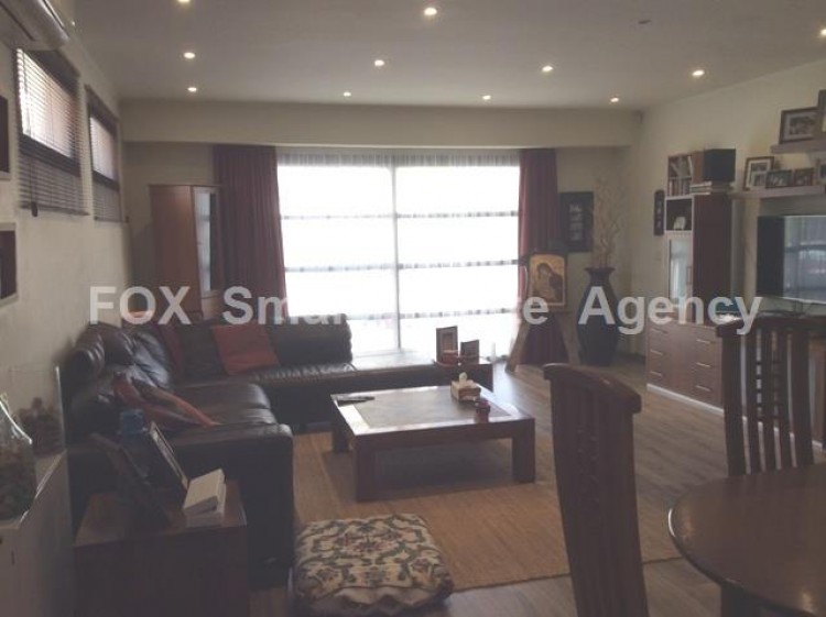 4 Bedroom Whole floor Apartment in Neapoli