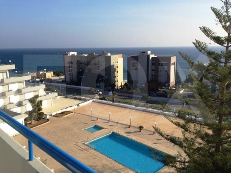 3-bedroom apartment with sea view in Amathounta
