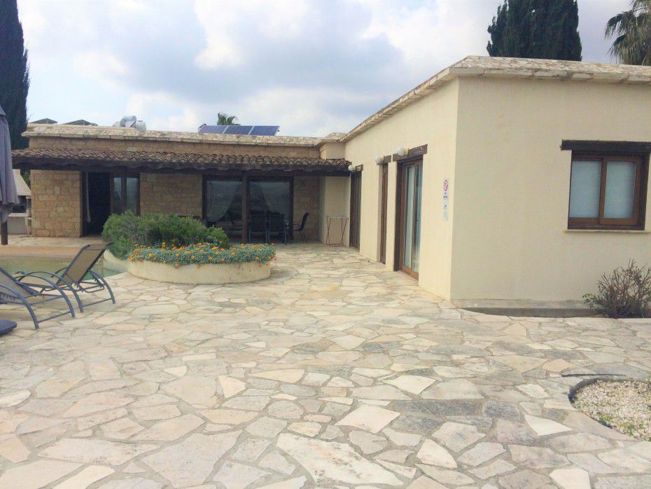 Bungalow in Peyia